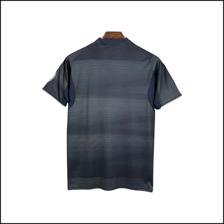 Camiseta visitante del Real Madrid 25/26