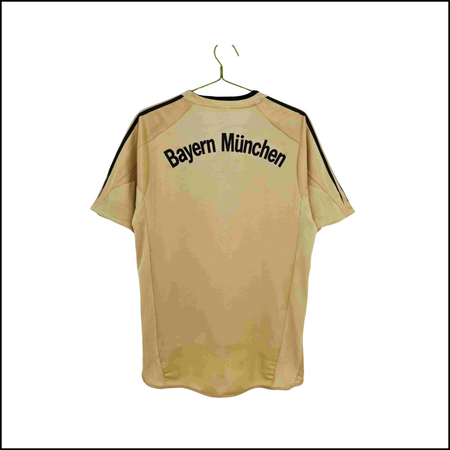 Camiseta retro de visitante del Bayern Múnich 04/06