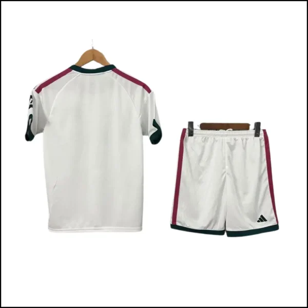 Real Madrid  - Kit enfant domicile 26/27 – Image 2
