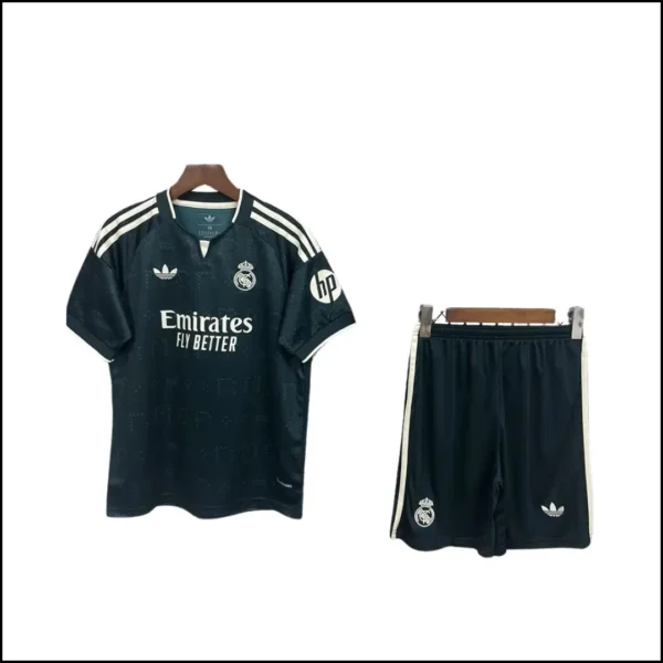 Real Madrid - Kit enfant extérieur 26/27